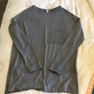 Oversized sweatshirt- great with leggings!